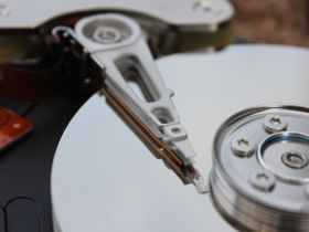 Onderzoek: ‘In datacenters zijn hard drives soms energiezuiniger dan SSD’s’