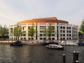 Amsterdam en de datacenters moeten gaan bewegen